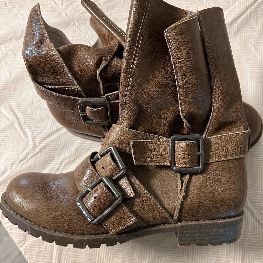Calvin Klein brown leather boots size 8